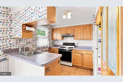 10228 W Keswick Road, Philadelphia, PA 19114 - Photo 6