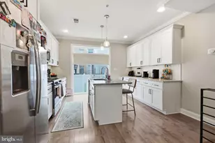 1746 Waterloo St, Philadelphia, PA 19122 - Photo 8