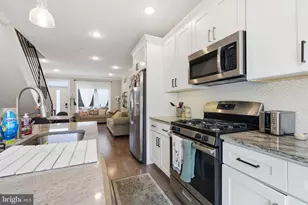 1746 Waterloo St, Philadelphia, PA 19122 - Photo 10