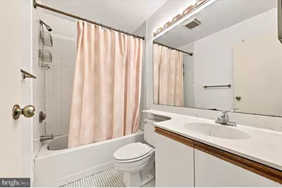 1601 Spring Garden Street #M114, Philadelphia, PA 19130 - Photo 18