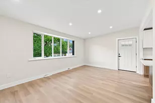 609 E Hortter Pl, Philadelphia, PA 19119 - Photo 2