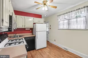 368 Flamingo St, Philadelphia, PA 19128 - Photo 8