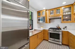 1110 Waverly St, Philadelphia, PA 19147 - Photo 8
