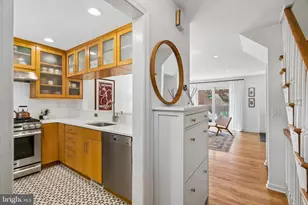 1110 Waverly St, Philadelphia, PA 19147 - Photo 6