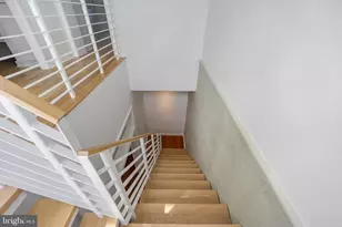 889 N 25th St, Philadelphia, PA 19130 - Photo 32