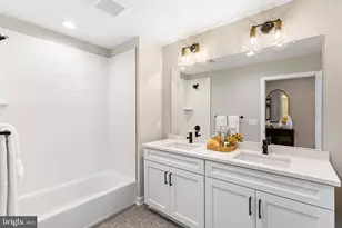 3031 Bridgeview walk, Philadelphia, PA 19125 - Photo 18