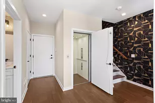 3031 Bridgeview walk, Philadelphia, PA 19125 - Photo 4