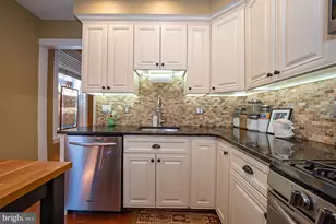 825 N 25th St, Philadelphia, PA 19130 - Photo 12
