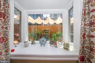 825 N 25th St, Philadelphia, PA 19130 - Photo 18