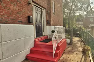 210 Lockart Ln, Philadelphia, PA 19116 - Photo 2