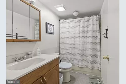 1 Queen St #10, Philadelphia, PA 19147 - Photo 8