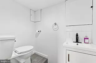 2213 S Woodstock St, Philadelphia, PA 19145 - Photo 10