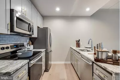 30 N 23rd Street #2305, Philadelphia, PA 19103 - Photo 8