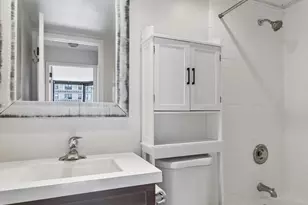2020 Walnut St, Philadelphia, PA 19103 - Photo 8