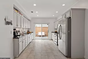 1018 S 22nd St, Philadelphia, PA 19146 - Photo 6