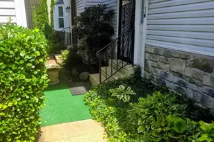 1036 Hazelwood Dr, Philadelphia, PA 19150 - Photo 4