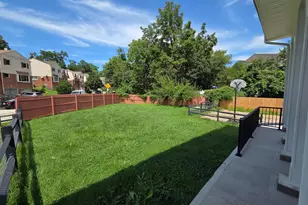1701 Scotchbrook Dr, Philadelphia, PA 19115 - Photo 2