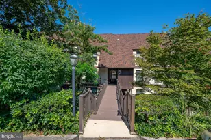 253 Shawmont Ave, Philadelphia, PA 19128 - Photo 4