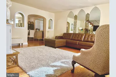 426 E Slocum Street E, Philadelphia, PA 19119 - Photo 2