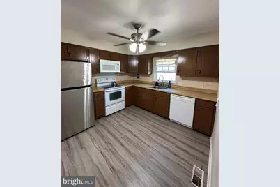 7837 Lawndale Avenue, Philadelphia, PA 19111 - Photo 8