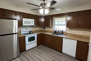 7837 Lawndale Ave, Philadelphia, PA 19111 - Photo 8