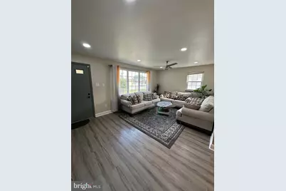 7837 Lawndale Avenue, Philadelphia, PA 19111 - Photo 18