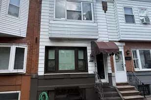 2642 S Iseminger St, Philadelphia, PA 19148 - Photo 2