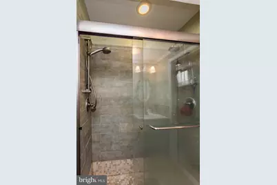 1712 Wallace Street #202, Philadelphia, PA 19130 - Photo 14
