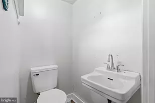 7456 Rhoads St, Philadelphia, PA 19151 - Photo 30
