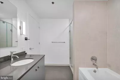 2101 Market Street #3705, Philadelphia, PA 19103 - Photo 18