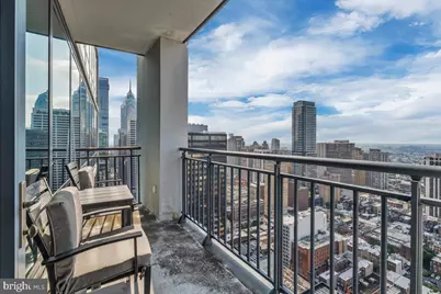 2101 Market Street #3705, Philadelphia, PA 19103 - Photo 22