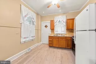 3237 N Bambrey St, Philadelphia, PA 19129 - Photo 8