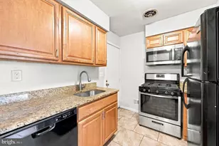 2009 N 15th St, Philadelphia, PA 19121 - Photo 8