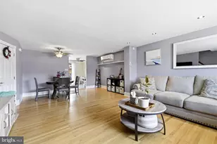 10007 Warfield Pl, Philadelphia, PA 19114 - Photo 4
