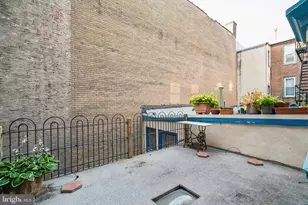 156 N 3rd St, Philadelphia, PA 19106 - Photo 32