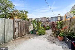 1821 E Sergeant St, Philadelphia, PA 19125 - Photo 10