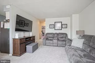 3864 Fairdale Rd, Philadelphia, PA 19154 - Photo 4