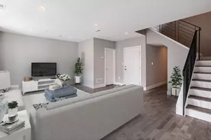 910 N 16th St, Philadelphia, PA 19130 - Photo 2