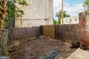 654 N 36th St, Philadelphia, PA 19104 - Photo 30