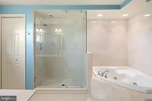 200 Lombard St, Philadelphia, PA 19147 - Photo 8