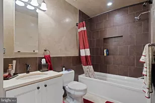 810 N 24th St, Philadelphia, PA 19130 - Photo 36