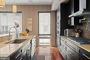 810 N 24th St, Philadelphia, PA 19130 - Photo 10