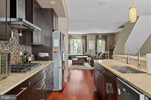 810 N 24th St, Philadelphia, PA 19130 - Photo 8