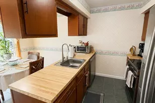 8412 Gibbs Pl, Philadelphia, PA 19153 - Photo 12