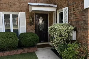8412 Gibbs Pl, Philadelphia, PA 19153 - Photo 2