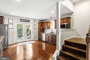 208 W Wildey St, Philadelphia, PA 19123 - Photo 2