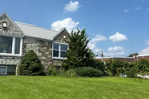 8942 Blue Grass Rd, Philadelphia, PA 19152 - Photo 2