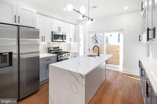 2650 Earp St, Philadelphia, PA 19146 - Photo 6