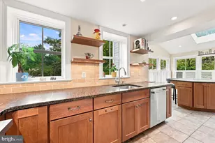 124 W Gravers Ln, Philadelphia, PA 19118 - Photo 10
