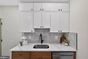 2019 Manton St, Philadelphia, PA 19146 - Photo 10